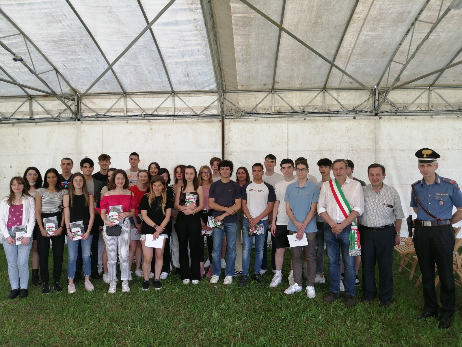 Immagine per I diciottenni di Ronchi ricevono la Costituzione: «Rifondate e rilanciate la nostra società»